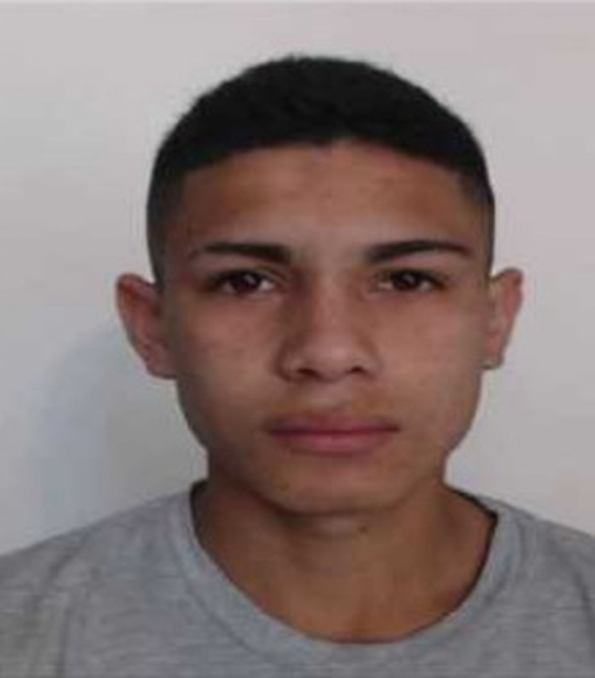 La víctima fue identificada como Mauricio Emmanuel Miranda de 23 años. Todavía no está claro lo que le sucedió. La víctima fue identificada como Mauricio Emmanuel Miranda de 23 años. Todavía no está claro lo que le sucedió.