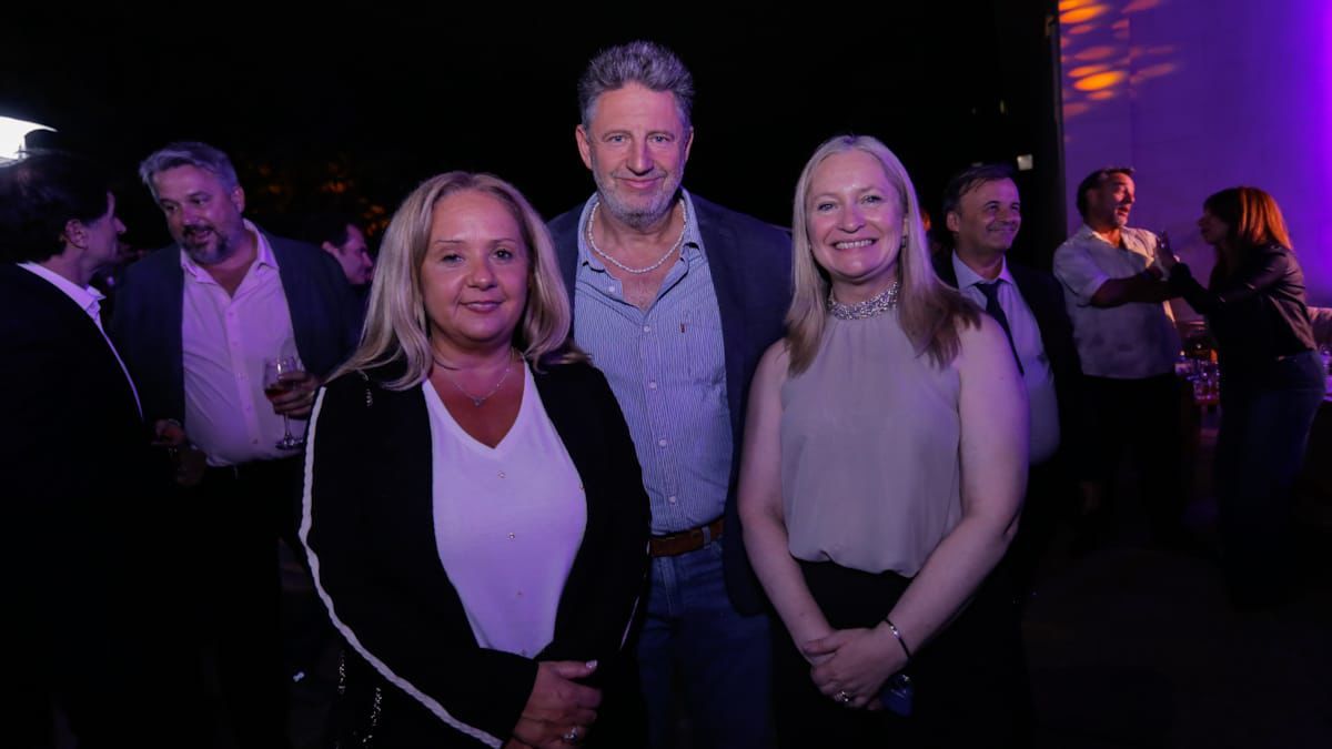 Hebe Casado (vicegobernadora de Mendoza) junto a Cristina Mengarelli (Ente Turismo Mendoza) y Jorge Pérez. Hebe Casado (vicegobernadora de Mendoza) junto a Cristina Mengarelli (Ente Turismo Mendoza) y Jorge Pérez.