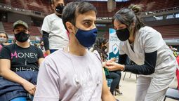 Este viernes y sábado vacunarán con la segunda dosis de Oxford- AstraZeneca a los docentes y no docentes mayores de 20 años del Gran Mendoza, buscando completar el cronograma de vacunación docente en la provincia.