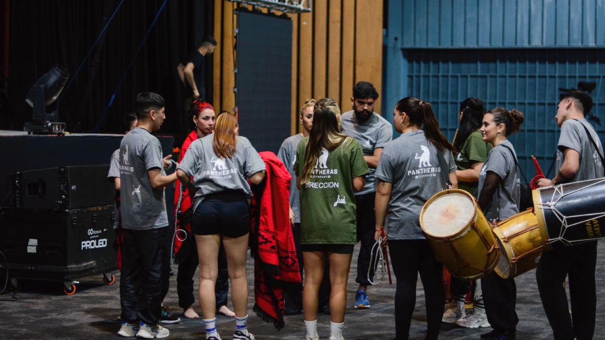 Los integrantes de la compañía de Danzas Pantheras Company ensayaron este viernes el show de malambo fusión que presentarán. Los integrantes de la compañía de Danzas Pantheras Company ensayaron este viernes el show de malambo fusión que presentarán.