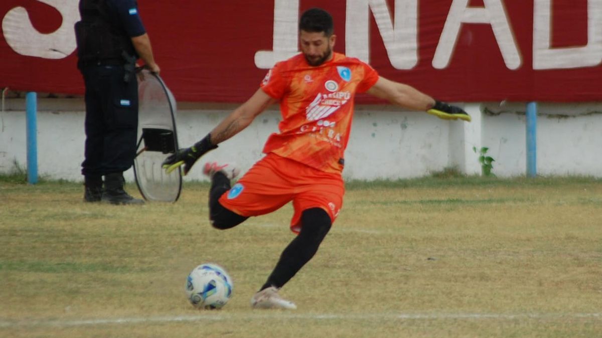 Cristian Aracena es una de las figuras del equipo que dirige Carlos César Sperdutti. Cristian Aracena es una de las figuras del equipo que dirige Carlos César Sperdutti.