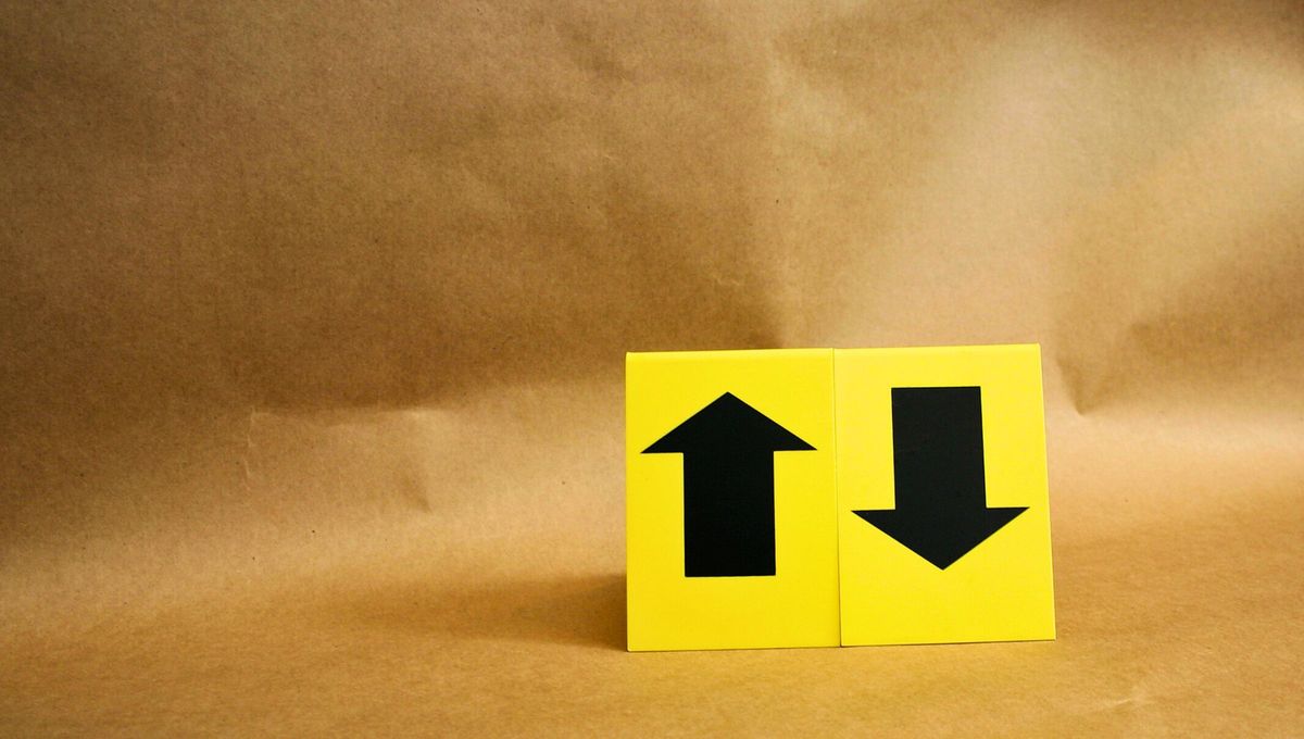 Acertijos para pensar: ¿qué cosa va arriba y abajo pero nunca, nunca se mueve?