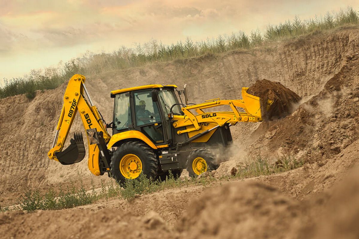 Fatal accidente. Una retroexcavadora atropelló a un niño mientras jugaba y lo mató. Fatal accidente. Una retroexcavadora atropelló a un niño mientras jugaba y lo mató. 