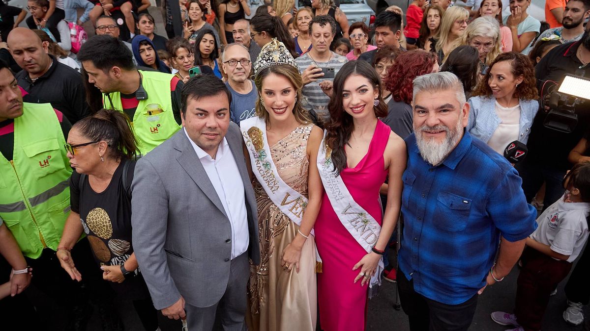El intendente de Las Heras, Francisco Lo Presti, Alejadrina Funes, Sofía Perfumo y el subsecretario de Cultura, Diego Gareca. El intendente de Las Heras, Francisco Lo Presti, Alejadrina Funes, Sofía Perfumo y el subsecretario de Cultura, Diego Gareca.