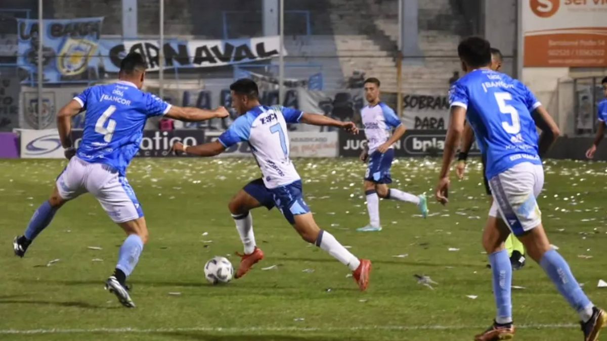 Estudiantes de Río Cuarto igualó de visitante en la ida contra Atlético de Rafaela y es candidato. Estudiantes de Río Cuarto igualó de visitante en la ida contra Atlético de Rafaela y es candidato.