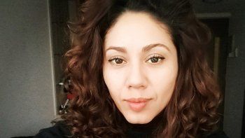 Investigan la muerte de una fotógrafa que cubrió las protestas en Chile