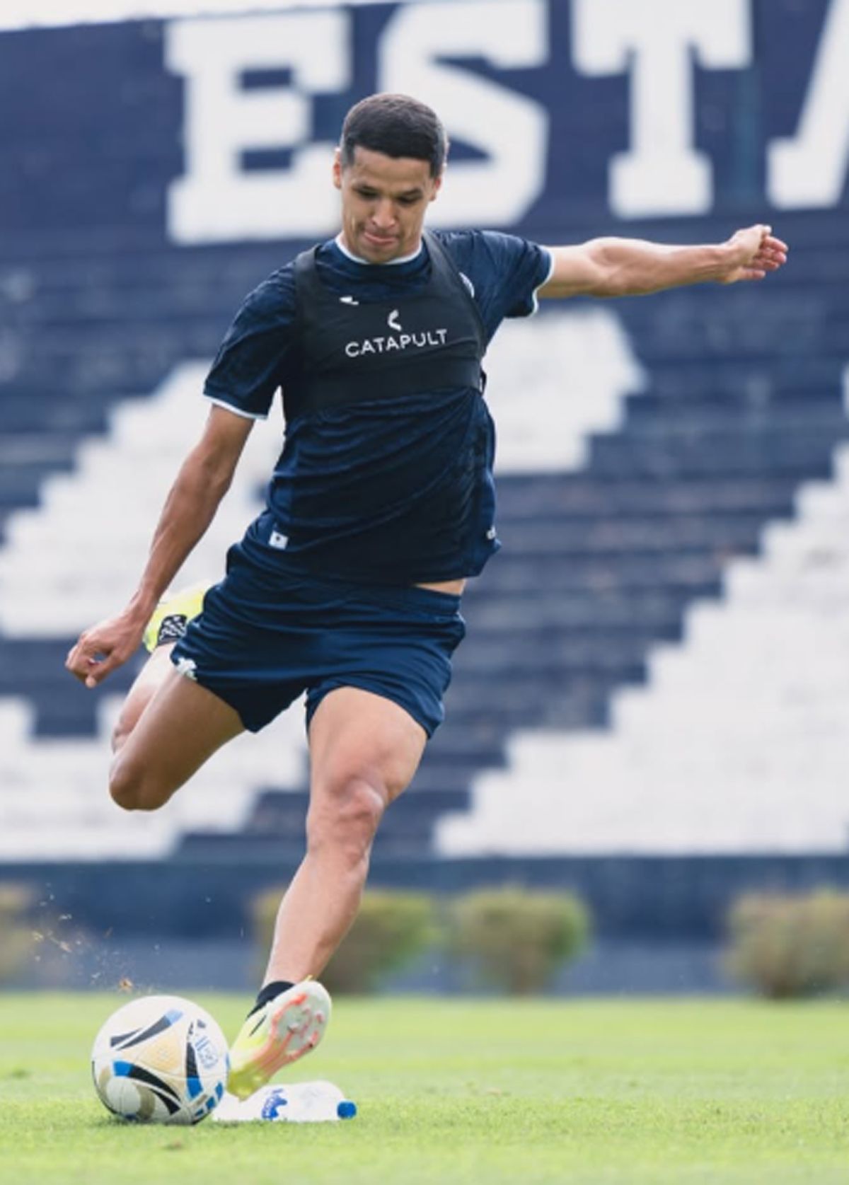 Álex Arce está de regreso en Independiente Rivadavia.