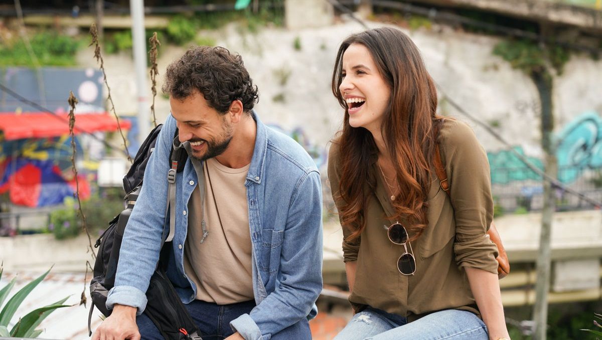 Roberto Urbina stars as Lucas and Laura Londono as Lina in the Netflix romantic comedy. 