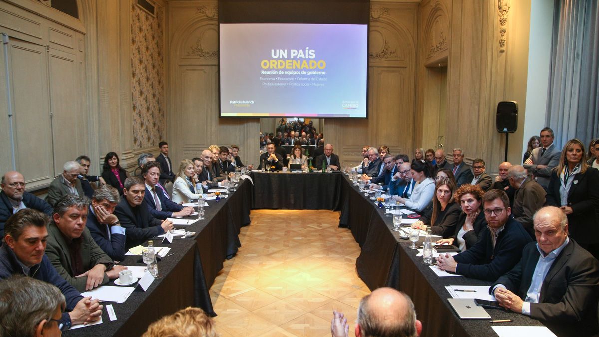 Parte del equipo con el que Patricia Bullrich y Luis Petri quieren gobernar la Argentina si ganan en las elecciones de octubre.