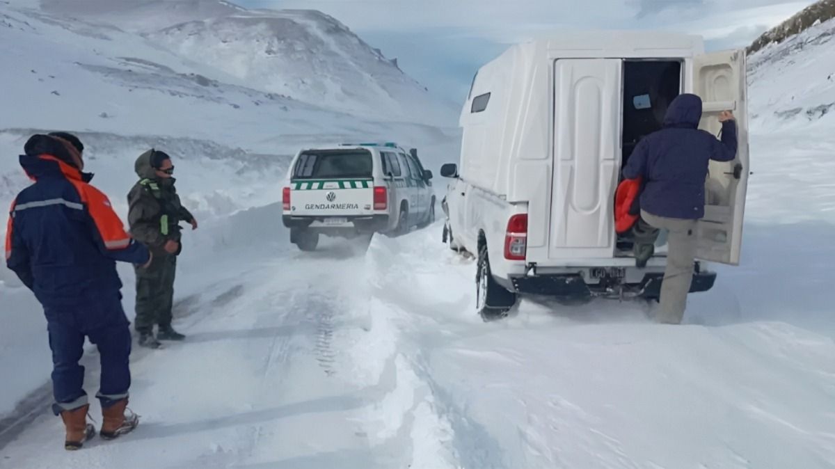 Se espera un fuerte temporal de nieve, viento y lluvia en la alta montaña de Mendoza. La foto muestra un rescate que se produjo durante una tormenta de hace algunas semanas.