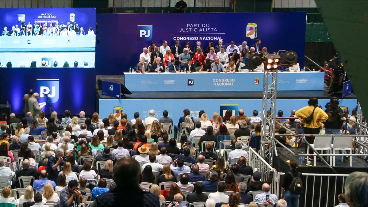 Cuando se desarrollaba el congreso del PJ se supo que Cristina ratificó su posición de no presentarse a las elecciones 2023.