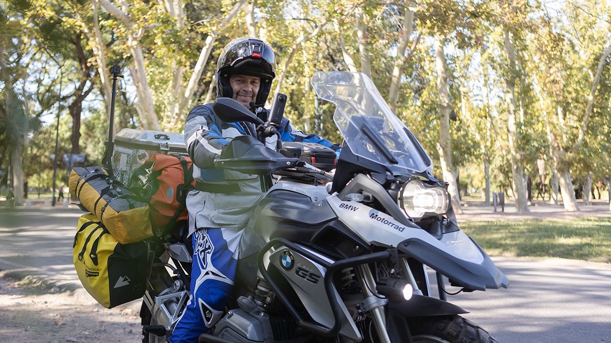 Un mendocino de 51 años viajará solo en moto hasta Alaska.