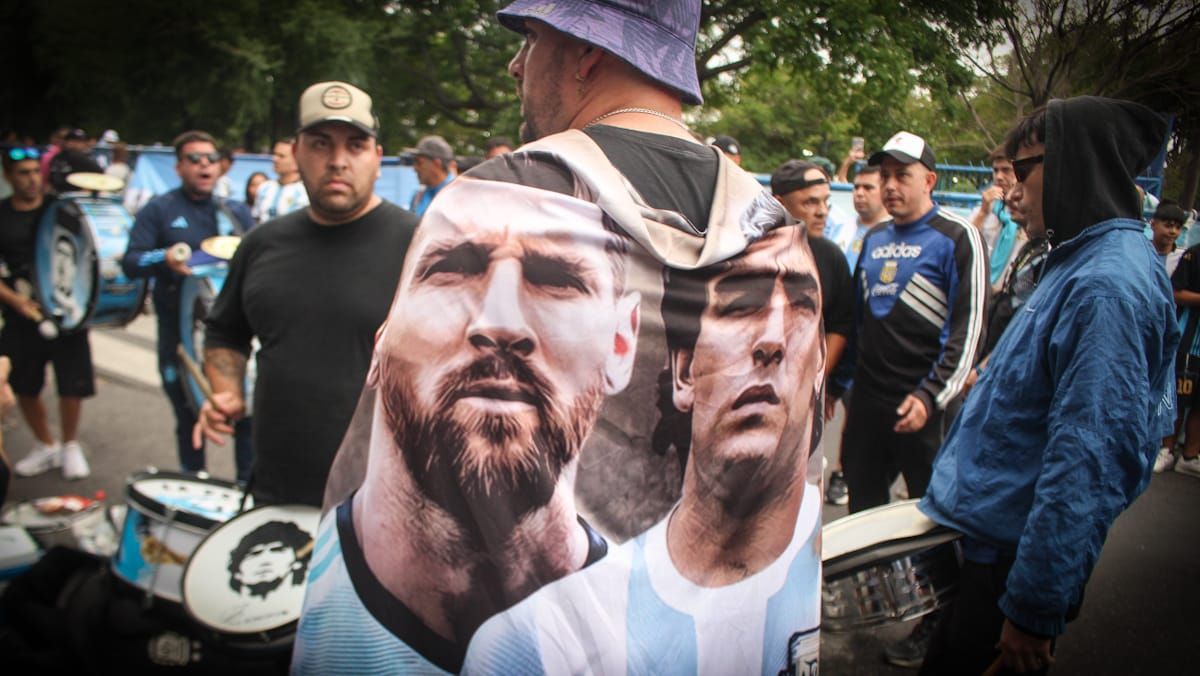 Los hinchas de la Selección argentina coparon la Boca y La Bombonera. Los hinchas de la Selección argentina coparon la Boca y La Bombonera.