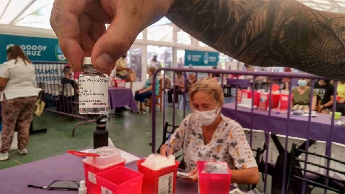 Los turistas podrán vacunarse contra el Covid fuera de su lugar de residencia. Vacunación Covid en Godoy Cruz.