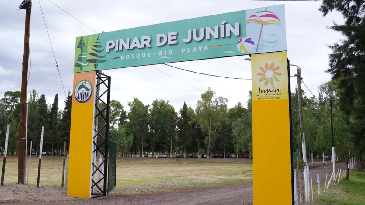 El camping fue cedido al Club de Caza y Pesca Junín para su renovación, en busca de ofrecer un amplio abanico de actividades. El camping fue cedido al Club de Caza y Pesca Junín para su renovación, en busca de ofrecer un amplio abanico de actividades.