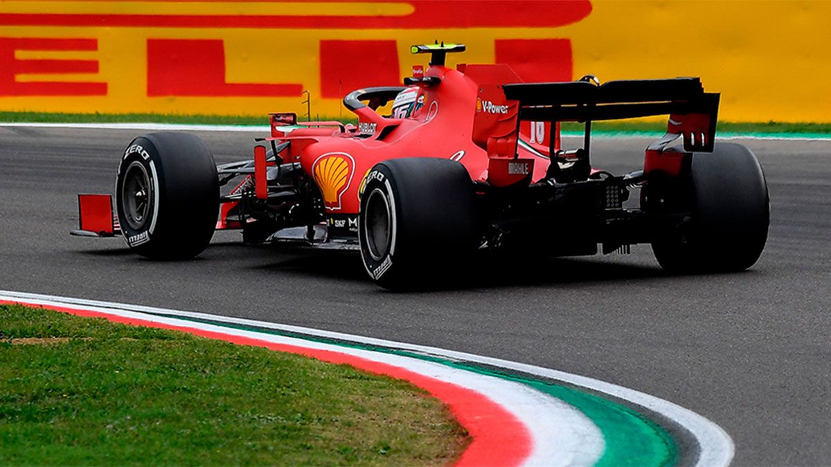 La escudería Ferrari confía en Leclerc y Sainz para desafiar a Mercedes en la F1 2021.