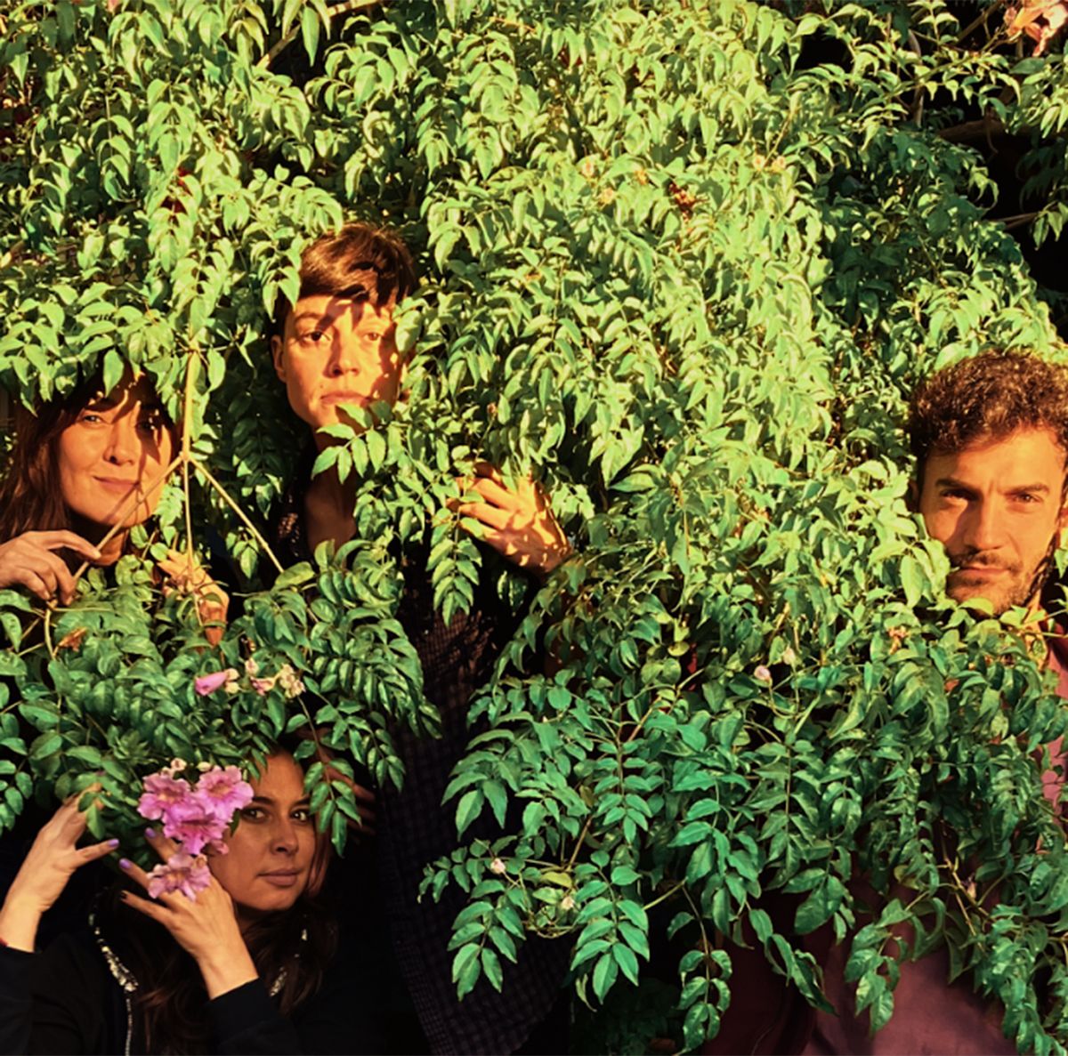 Banyo Rosso se presenta en el Umbrella. Banyo Rosso se presenta en el Umbrella.