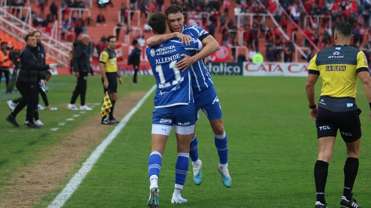 Godoy Cruz viene de golear a Boca por la Liga Profesional y dejó en el camino a Defensores Unidos por La Copa Argentina. Godoy Cruz viene de golear a Boca por la Liga Profesional y dejó en el camino a Defensores Unidos por La Copa Argentina.
