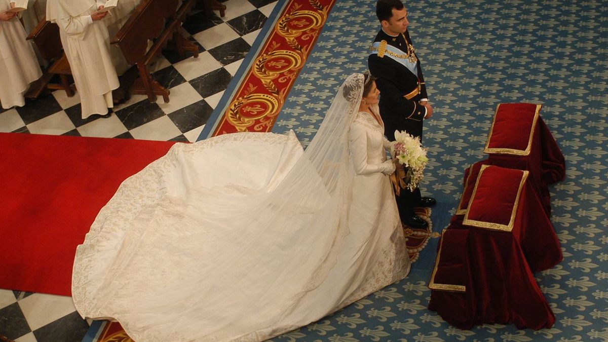 Vestido de novia de Letizia. Vestido de novia de Letizia.