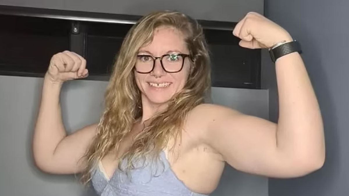 Sophie Pugh, de 27 años. Sintió dolores que los médicos relacionaron con el ejercicio físico, pero tiene cáncer.&nbsp;