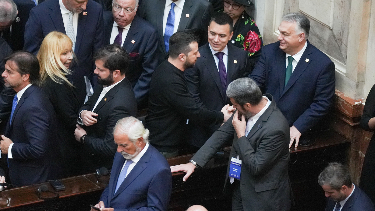 Los representantes extranjeros fueron protagonistas en la asunción del presidente Javier Milei. Fueron ubicados en un lugar central para escuchar su discurso inaugural. Los representantes extranjeros fueron protagonistas en la asunción del presidente Javier Milei. Fueron ubicados en un lugar central para escuchar su discurso inaugural.