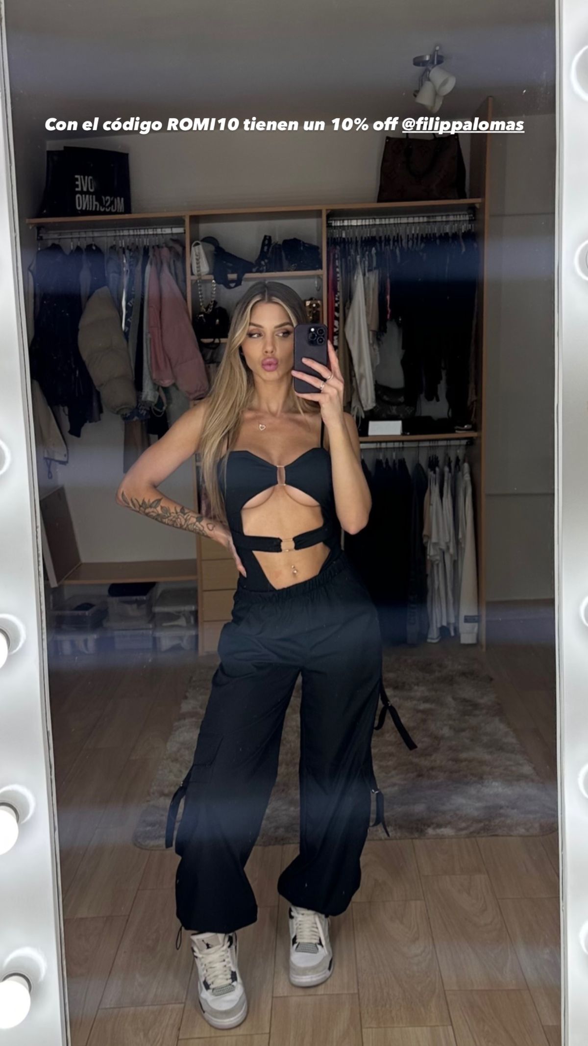 Con underboob al descubierto, Romina Malaspina se muestra con el recorte XL más audaz. Con underboob al descubierto, Romina Malaspina se muestra con el recorte XL más audaz.