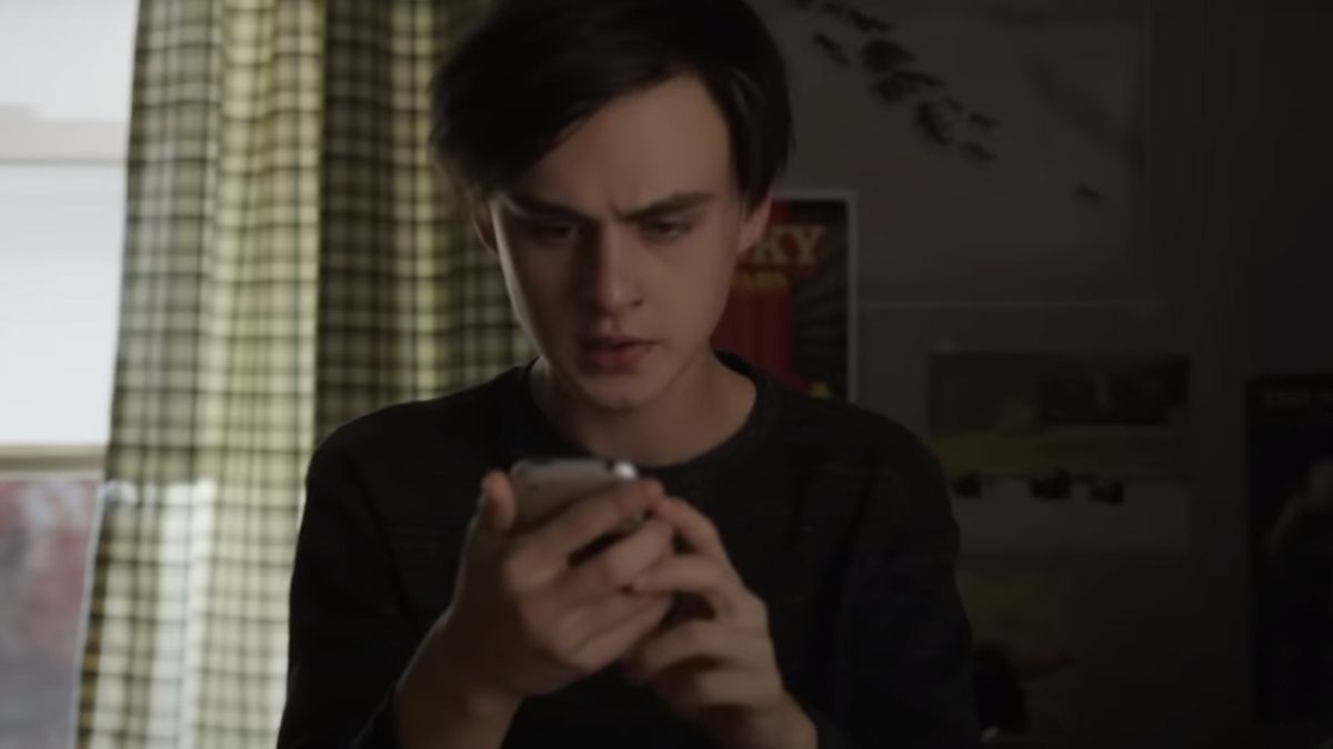 Aunque el teléfono del señor Harrigan esté en el féretro, los mensajes seguirán llegando.