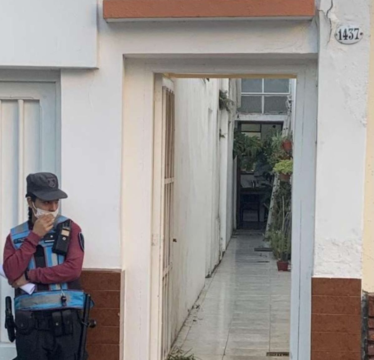 El asesino de la jubilada, un joven de 25 años, fue detenido en el departamento vecino de la mujer, en Caballito, y había sido denunciado por ruidos molestos