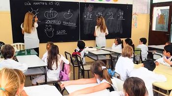 Por un error del Banco Nación miles de docentes y celadores cobraron doble el bono de útiles