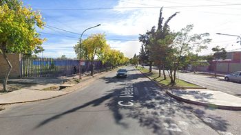Un chico de 18 años fue baleado en un pie cuando esperaba un colectivo en el barrio La Gloria
