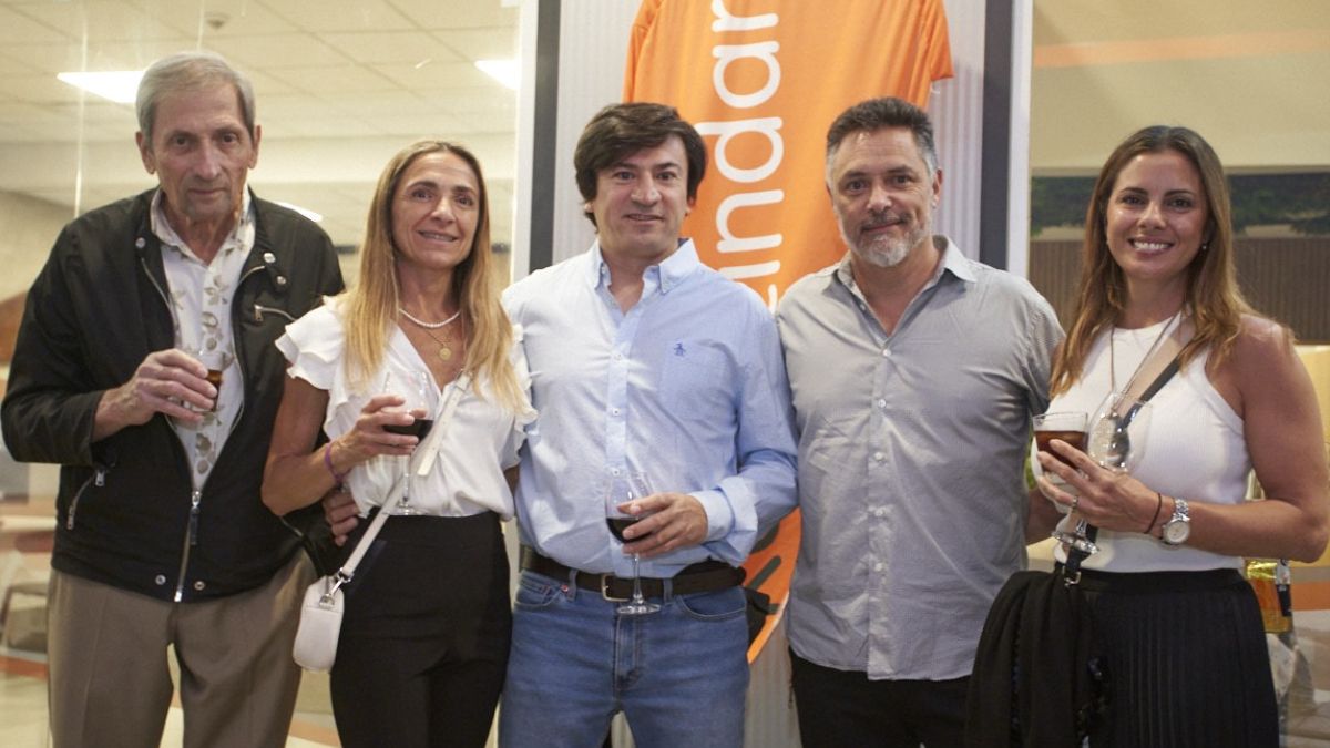 José Enrique Bauza, Carina Glielmi, Diego Bauza, Ariel Furtado y Ines González. José Enrique Bauza, Carina Glielmi, Diego Bauza, Ariel Furtado y Ines González.