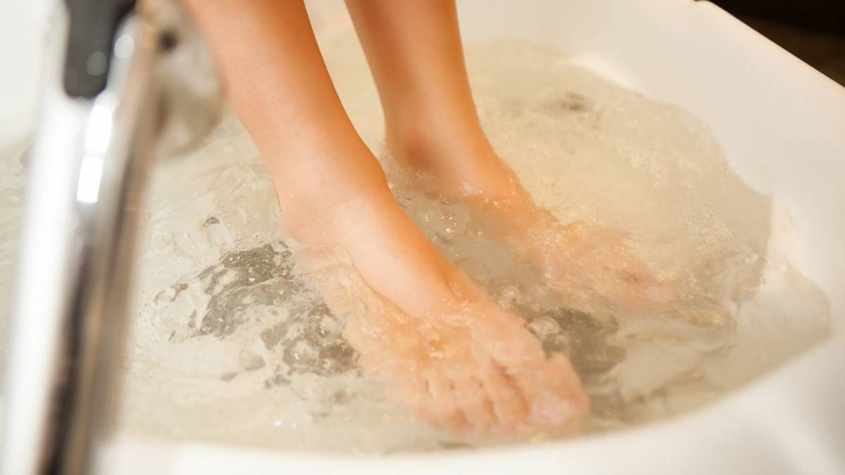 Find out why you should immerse your feet in salt water