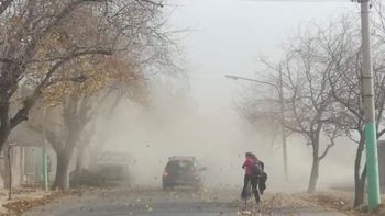 A qué hora se estima que baje este miércoles el viento Zonda al Gran Mendoza A qué hora se estima que baje este miércoles el viento Zonda al Gran Mendoza