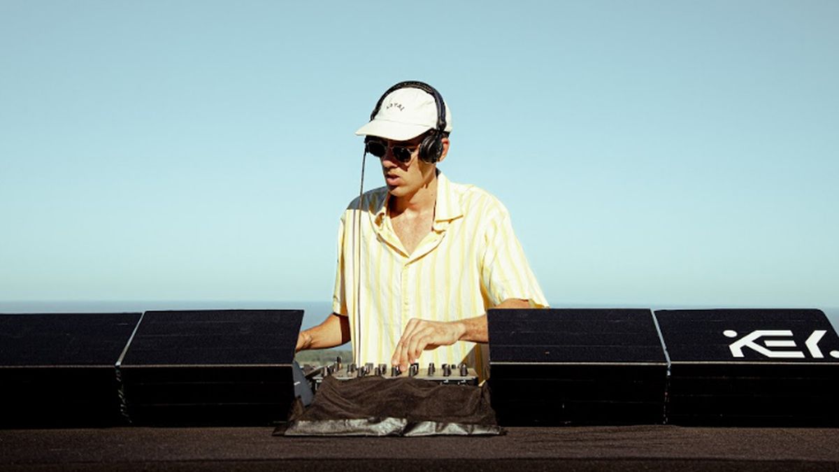 DJ Mateo Dufour. DJ Mateo Dufour.