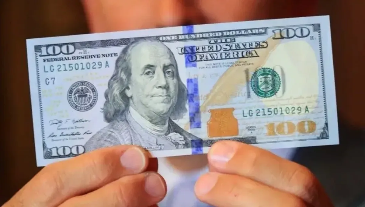 A cuánto podría llegar el dólar blue en mayo según las cuevas virtuales