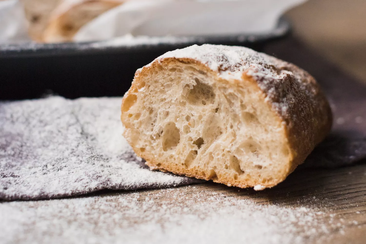 El pan, mezclado con otros elementos, puede ser un elemento efectivo para repeler cucarachas. El pan, mezclado con otros elementos, puede ser un elemento efectivo para repeler cucarachas.