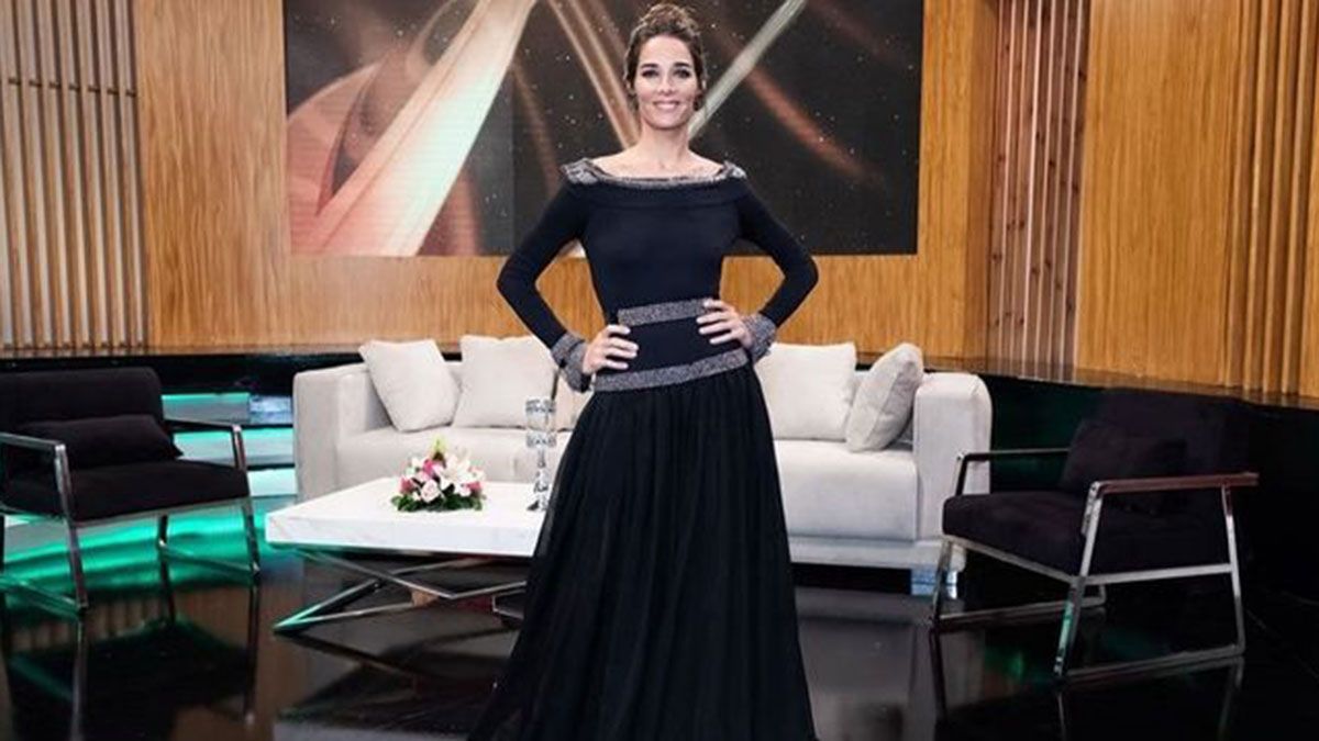 Juana Viale sorprendió con un detalle personal al mostrar su look en La Noche de Mirtha