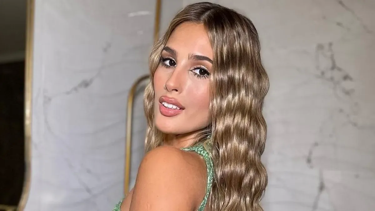 ¡Salvaje! Julieta Poggio estrenó soltería con su look más feroz