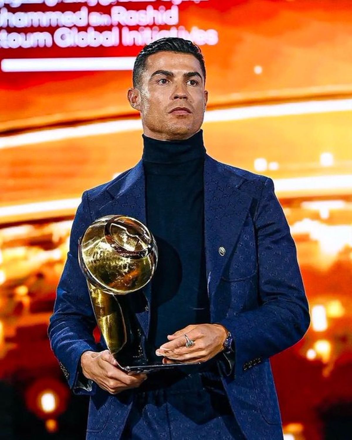 Cristiano Ronaldo recibió dos nuevos premios individuales. Cristiano Ronaldo recibió dos nuevos premios individuales.