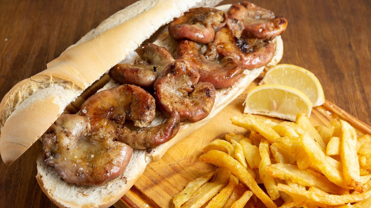 El sándwich de chinchulín es furor en las redes sociales