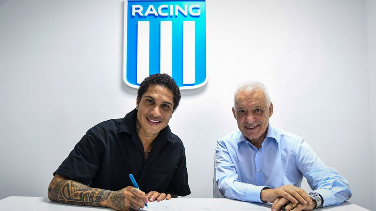 Paolo Guerrero firmó contrato con Racing.