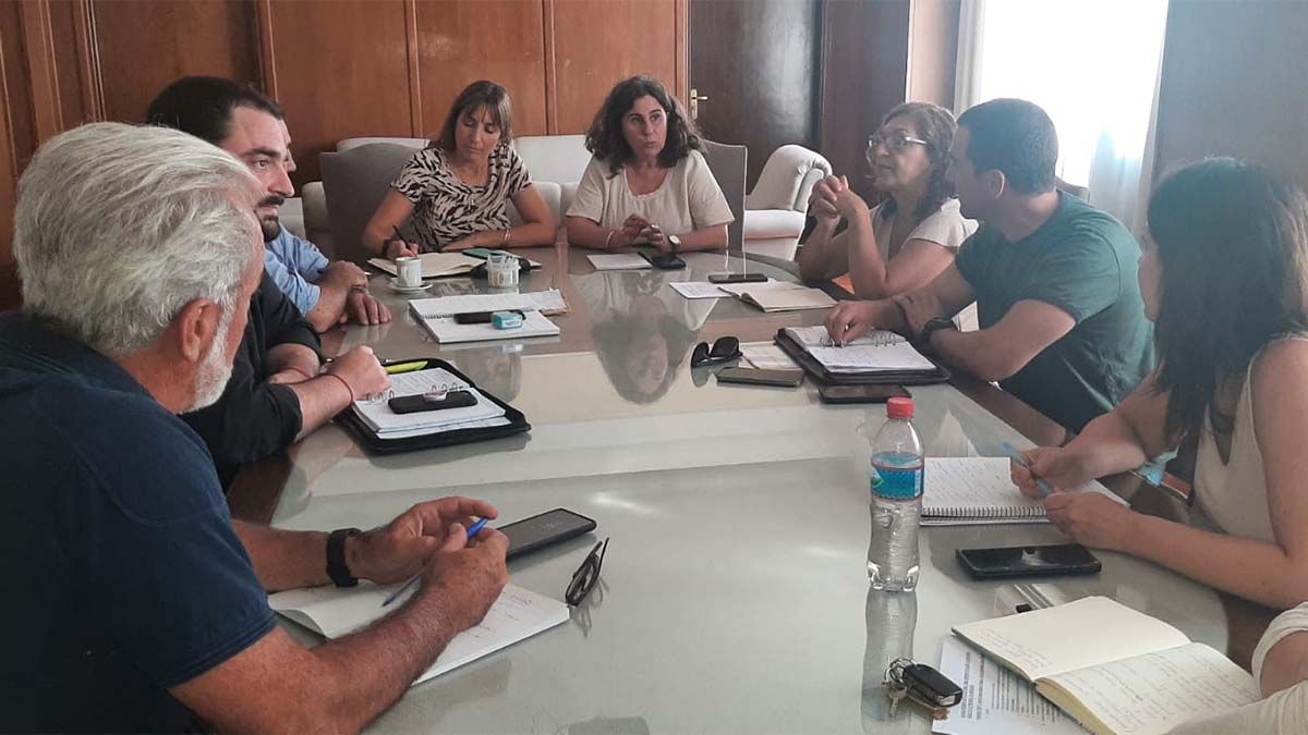 Funcionarios de las áreas involucradas con la actividad agropecuaria, sanitaria y ambiental mantuvieron un encuentro por el tema de la gripe aviar.