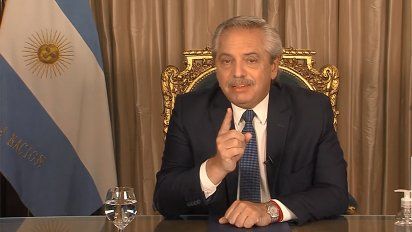 Alberto Fernández aseguró que los esfuerzos están puestos en conseguir vacunas sin el apoyo de la oposición. Ayúdenme si a ustedes el mundo los ama, disparó.