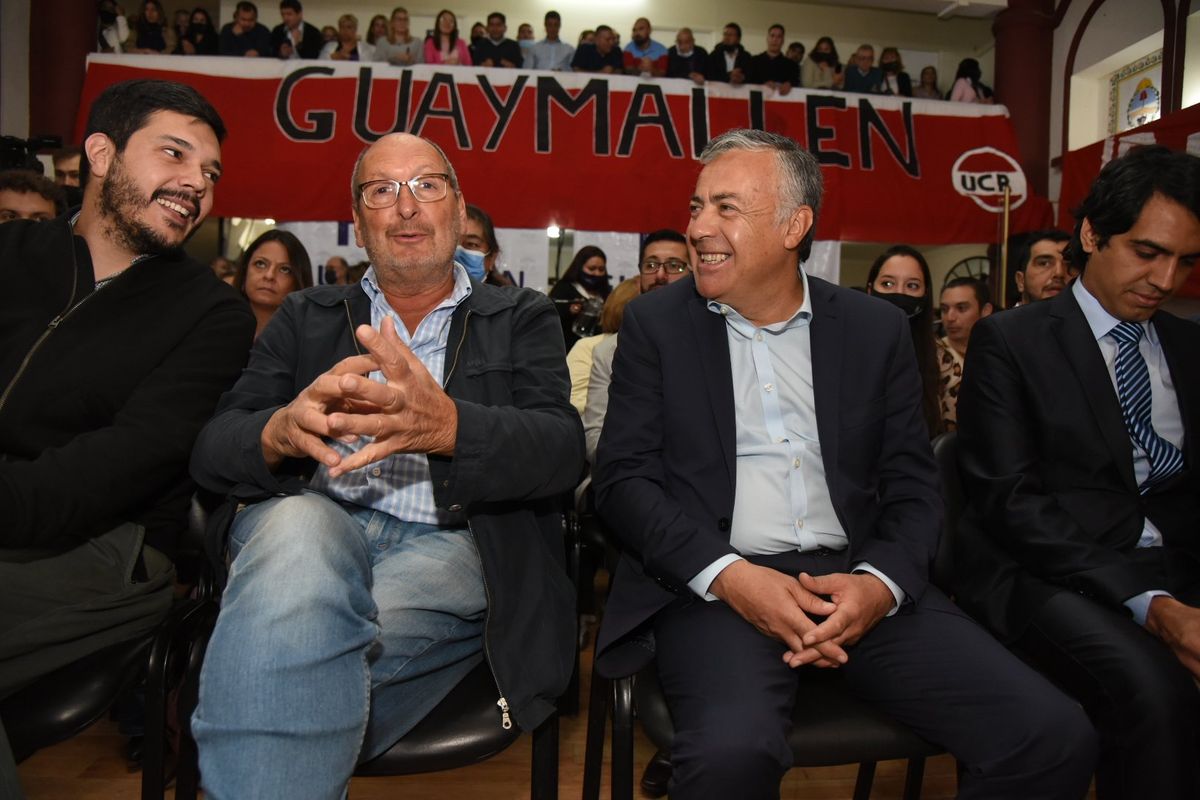 Alfredo Cornejo pidió medir la intención de voto en la comuna de Guaymallén, que no sólo es la más poblada, sino que tuvo en dos elecciones previas resultados muy similares a los resultados provinciales.&nbsp;