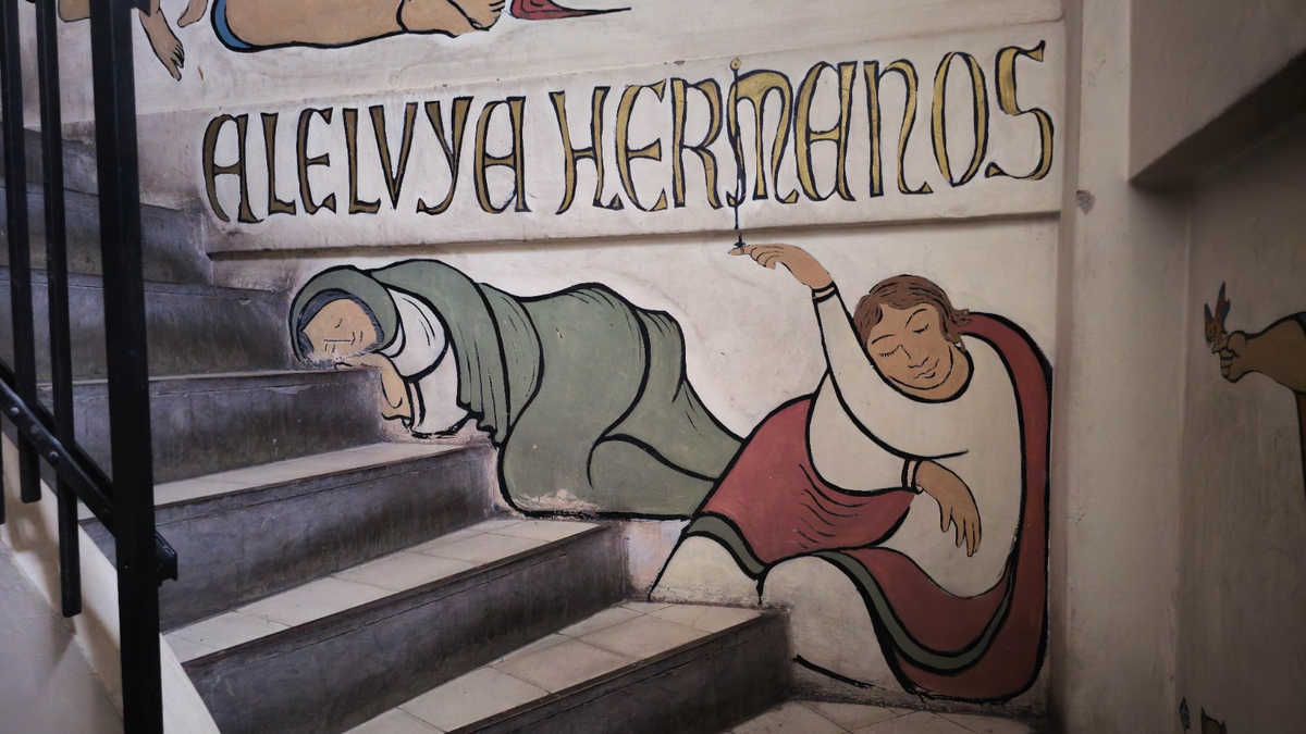 Uno de los murales pintados por Blanca Sgró de Abal en la cúpula del Pasaje San Martín. Fotos: Nicolás Ríos. Uno de los murales pintados por Blanca Sgró de Abal en la cúpula del Pasaje San Martín. Fotos: Nicolás Ríos.