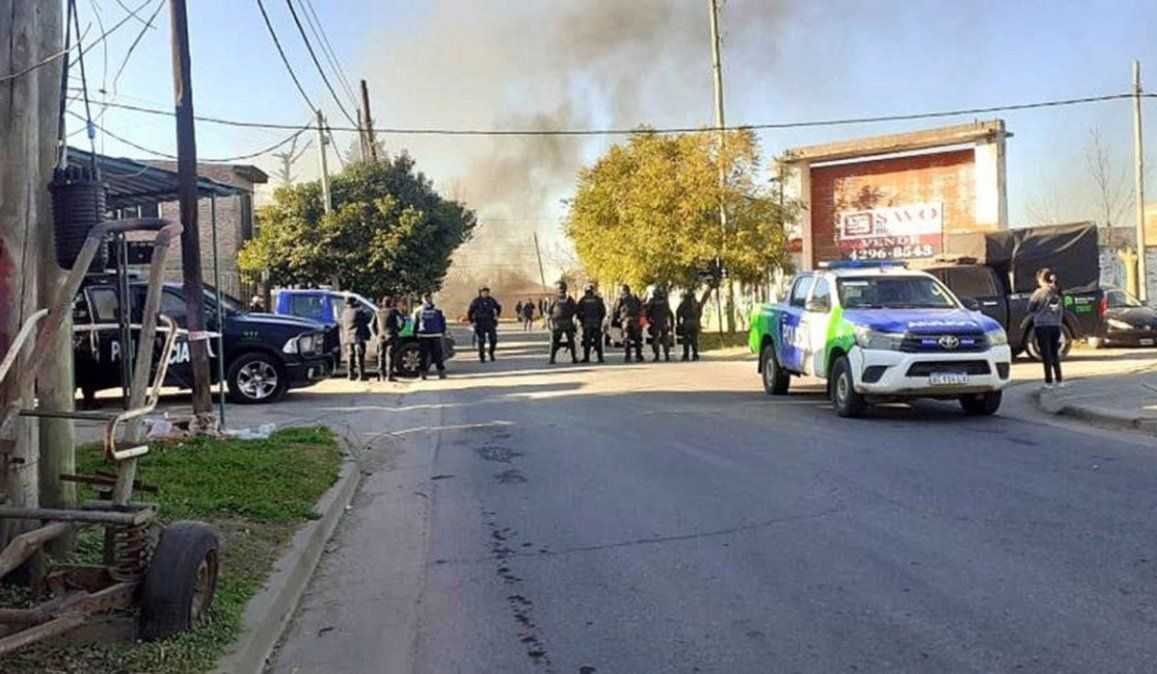 Los vecinos realizaron una protesta en cercanías donde se produjo el asesinato del hombre que salió a defender a su sobrino, en San Francisco Solano