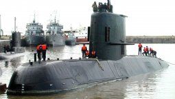 El submarino estaría achatado en la proa y bastante intacto