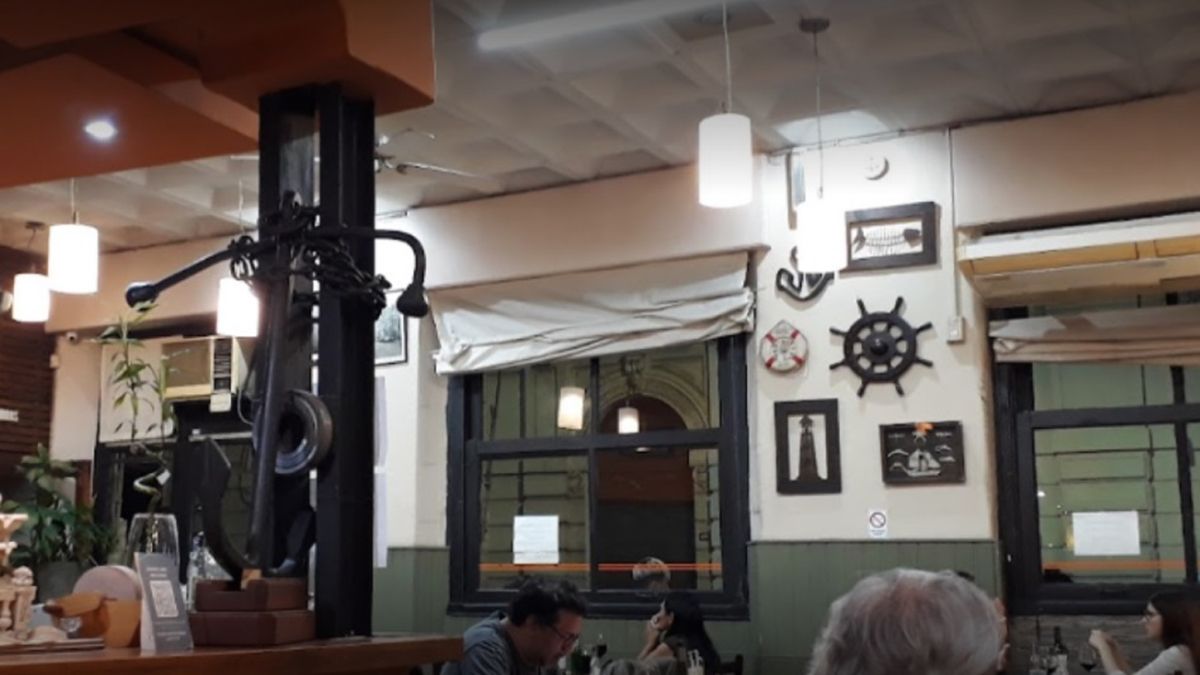 "El Ancla" se convirtió en un bodegón que ofrecía a sus clientes platos tradicionales españoles "El Ancla" se convirtió en un bodegón que ofrecía a sus clientes platos tradicionales españoles