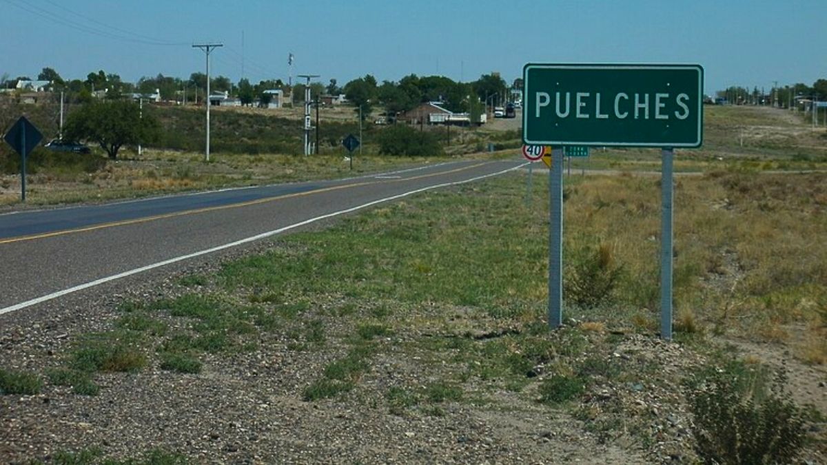 El pueblo de Puelches es casi fantasmagórico. El pueblo de Puelches es casi fantasmagórico.