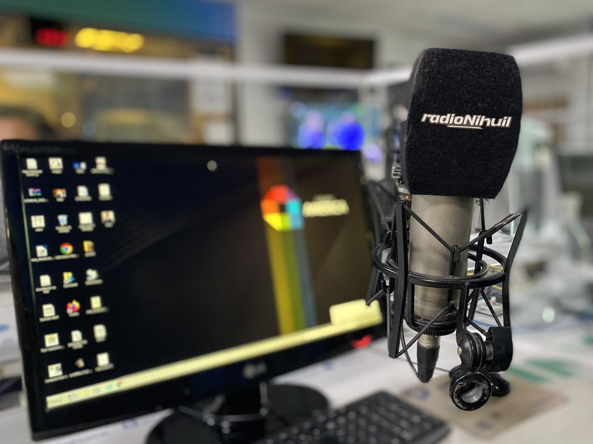 Radio Nihuil se compromete con quienes la eligen todos los días para informarse, entretenerse y escuchar el análisis de la realidad de los más destacados periodistas mendocinos. Radio Nihuil se compromete con quienes la eligen todos los días para informarse, entretenerse y escuchar el análisis de la realidad de los más destacados periodistas mendocinos.